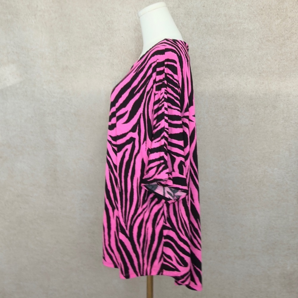 Dear Scarlett Bold & Vibrant Pink & Black Zebra Print Blouse with Cuffed Sleeves - Picture 4 of 7